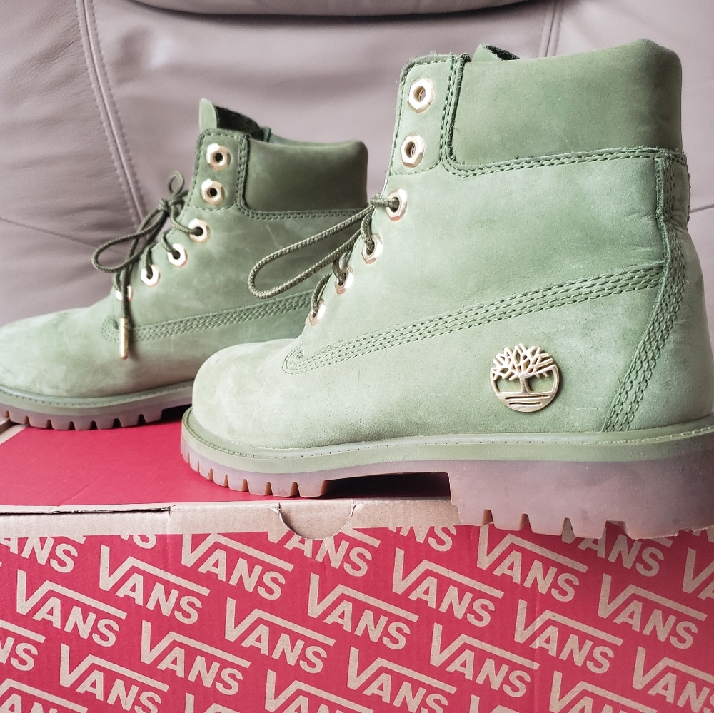 Olive Timbs - Picture 3 of 5